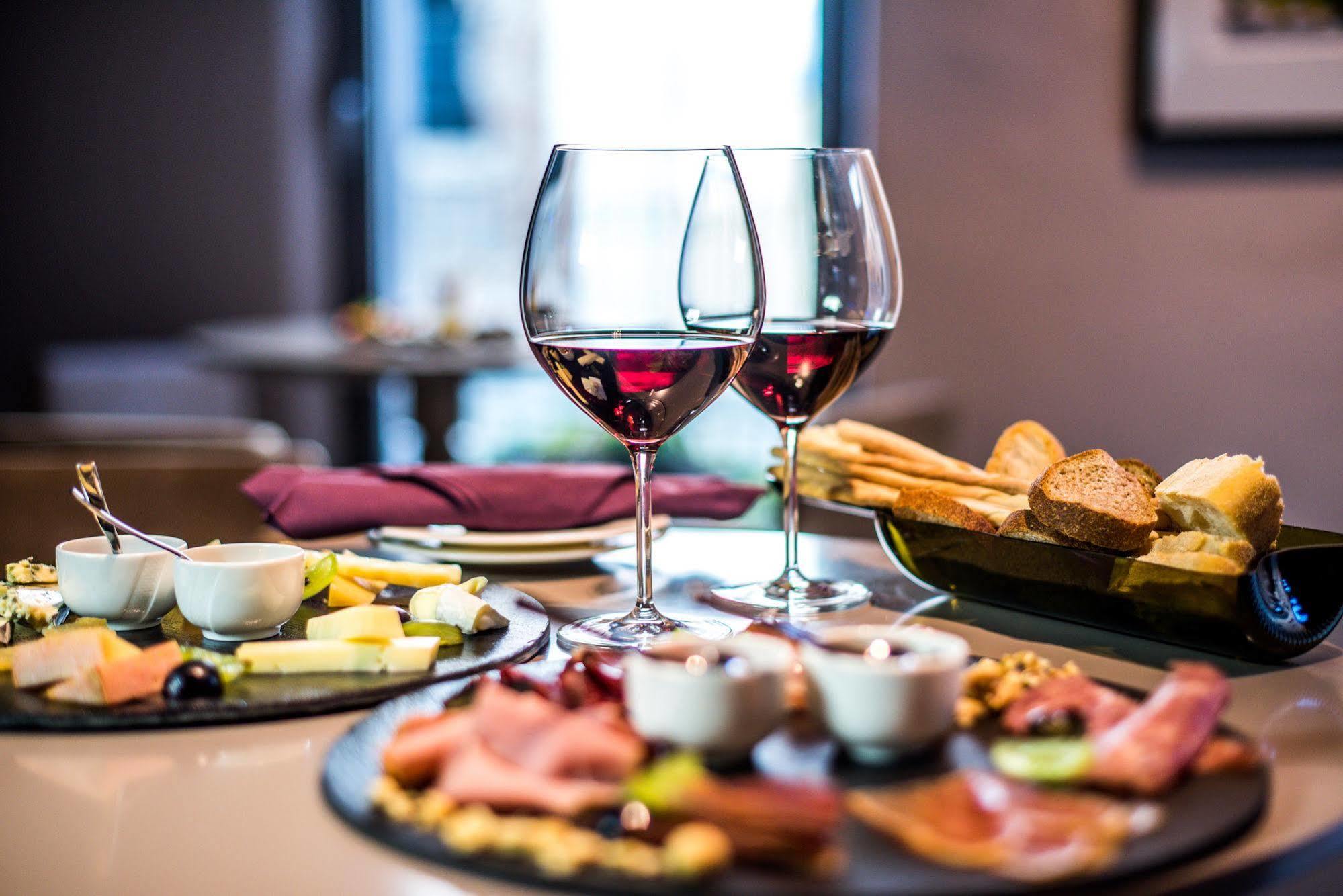 Uve Rooms & Wine Bar La Morra Eksteriør billede