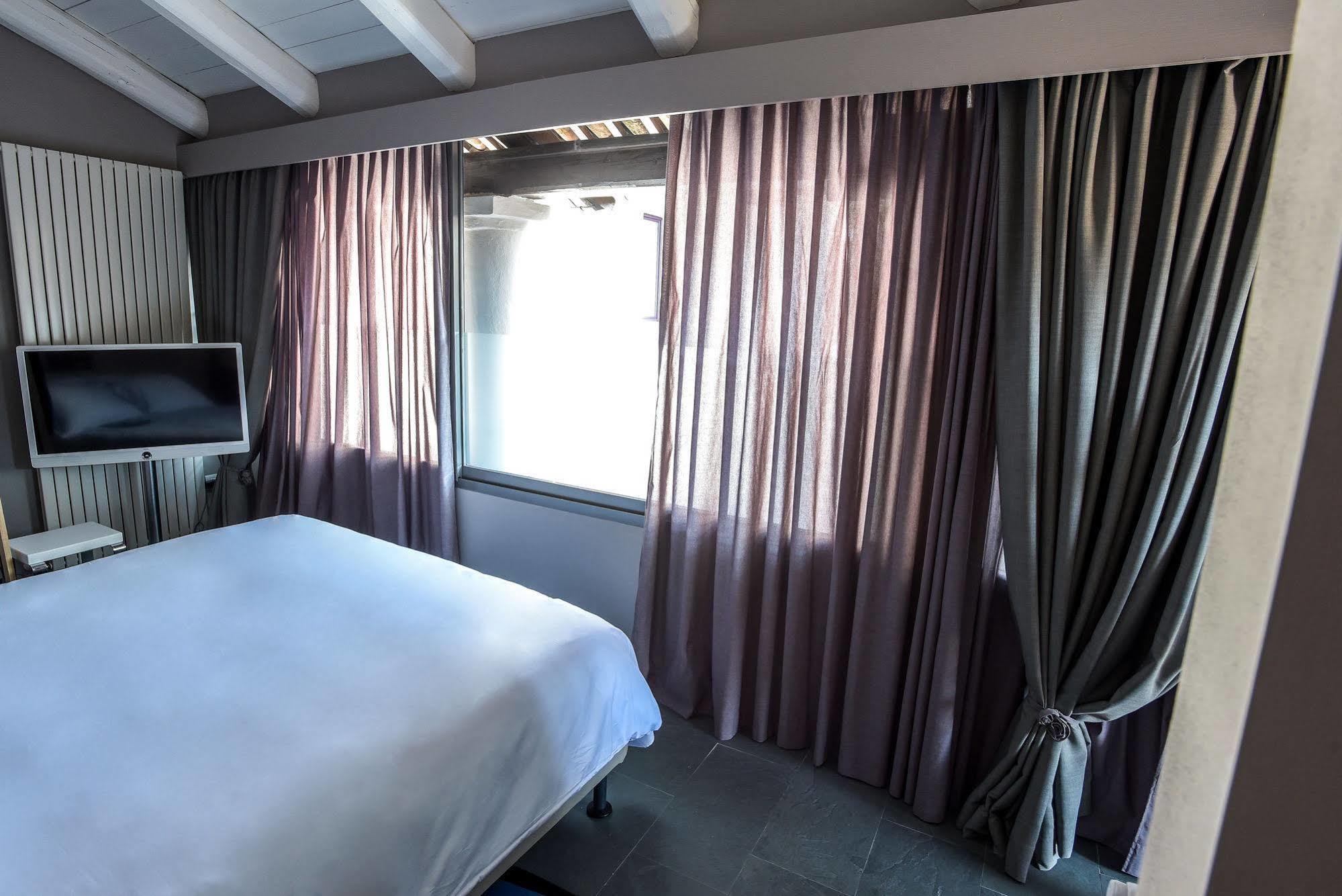 Uve Rooms & Wine Bar La Morra Eksteriør billede