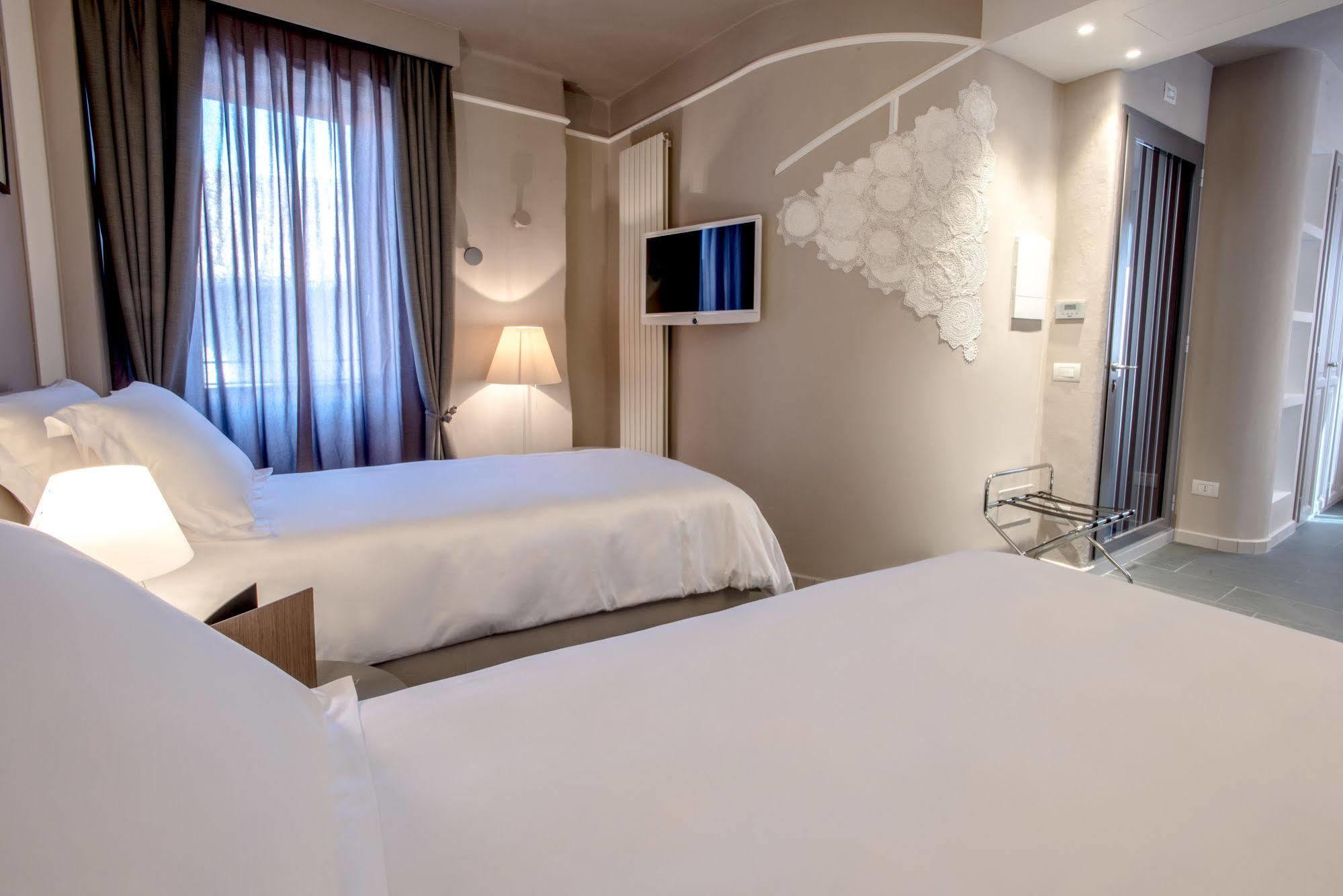 Uve Rooms & Wine Bar La Morra Eksteriør billede